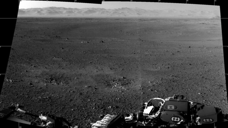 First two full resolution images from the Curosity rover