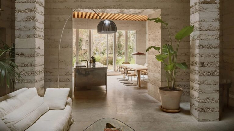 hero casa 1736 h arquitectes barcelona dezeen 2364 col 0 1704x959 1