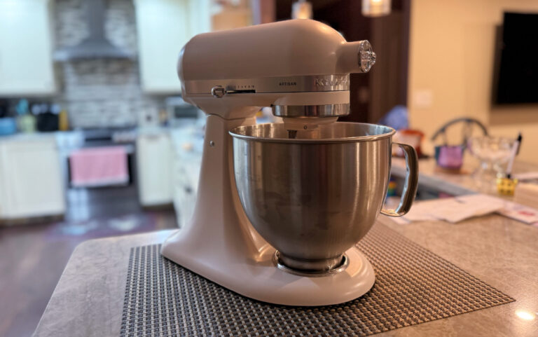 KitchenAid Artisan Series 5 Quart Tilt Head Stand Mixer