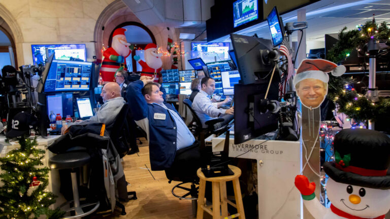 108079602 1735016532644 gettyimages 2188494189 US STOCKS NYSE