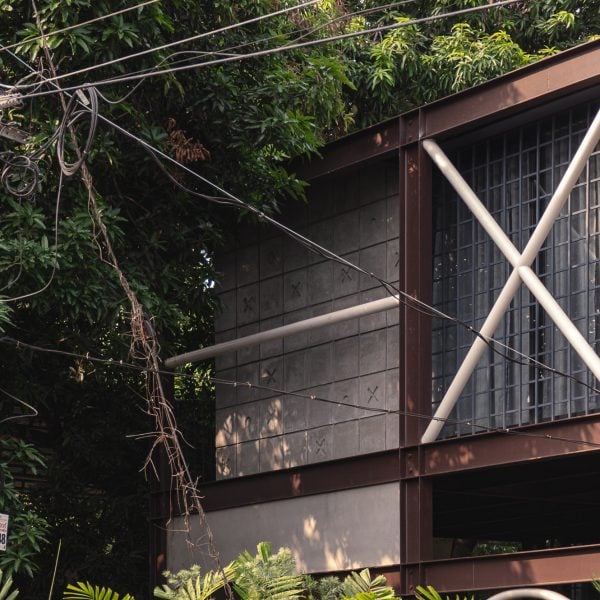 hero house xo 3dor concepts industrial steel frame kerala dezeen 2364 col 15