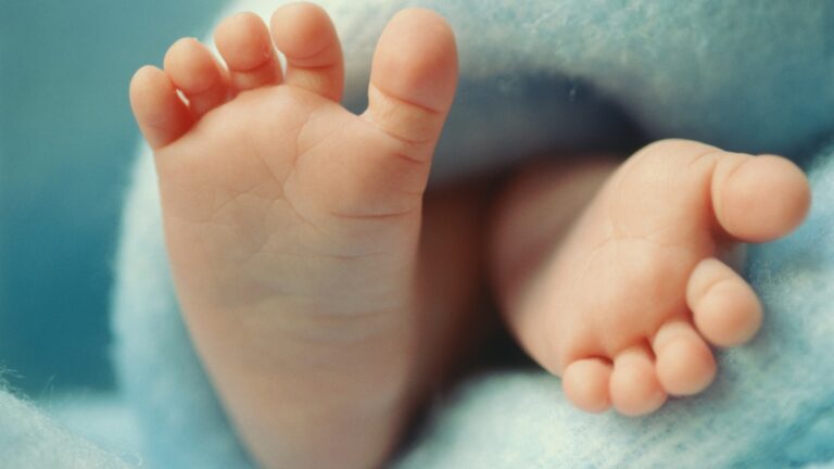 baby feet